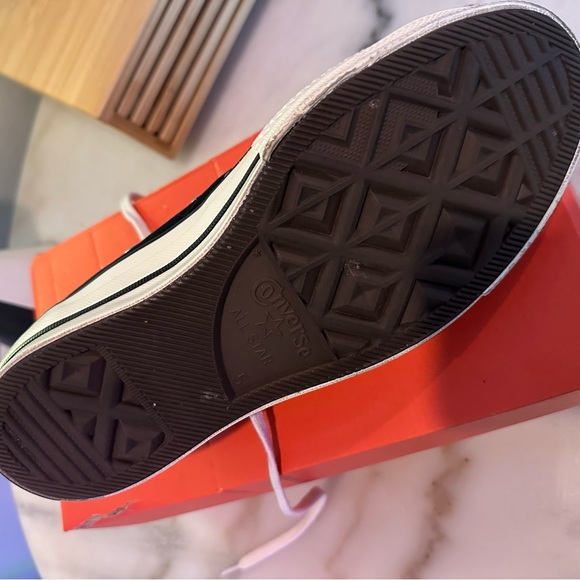 Converse Chuck 70 Black High Top
7.0 women/5.0 men - Picture 6 of 8